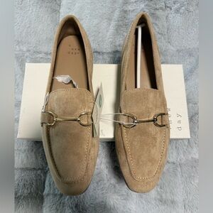 Women’s Flats/Loafer